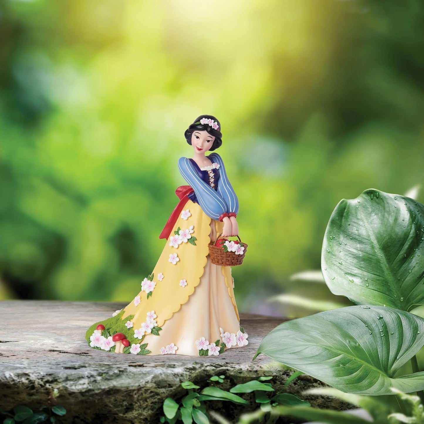 Figurine: Snowwhite (Botanical)