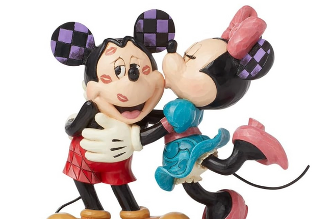 Figurine: Mickey and Minnie - Hugs & Kisses